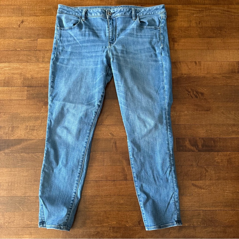 American Eagle Light Wash Jeggings 18R